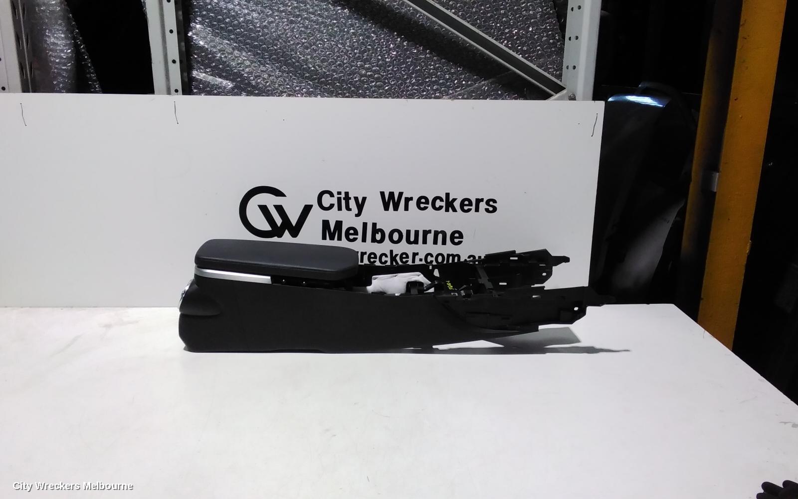 KIA STINGER CONSOLE, CK, 06/2017 - 04/2023 - Image 2