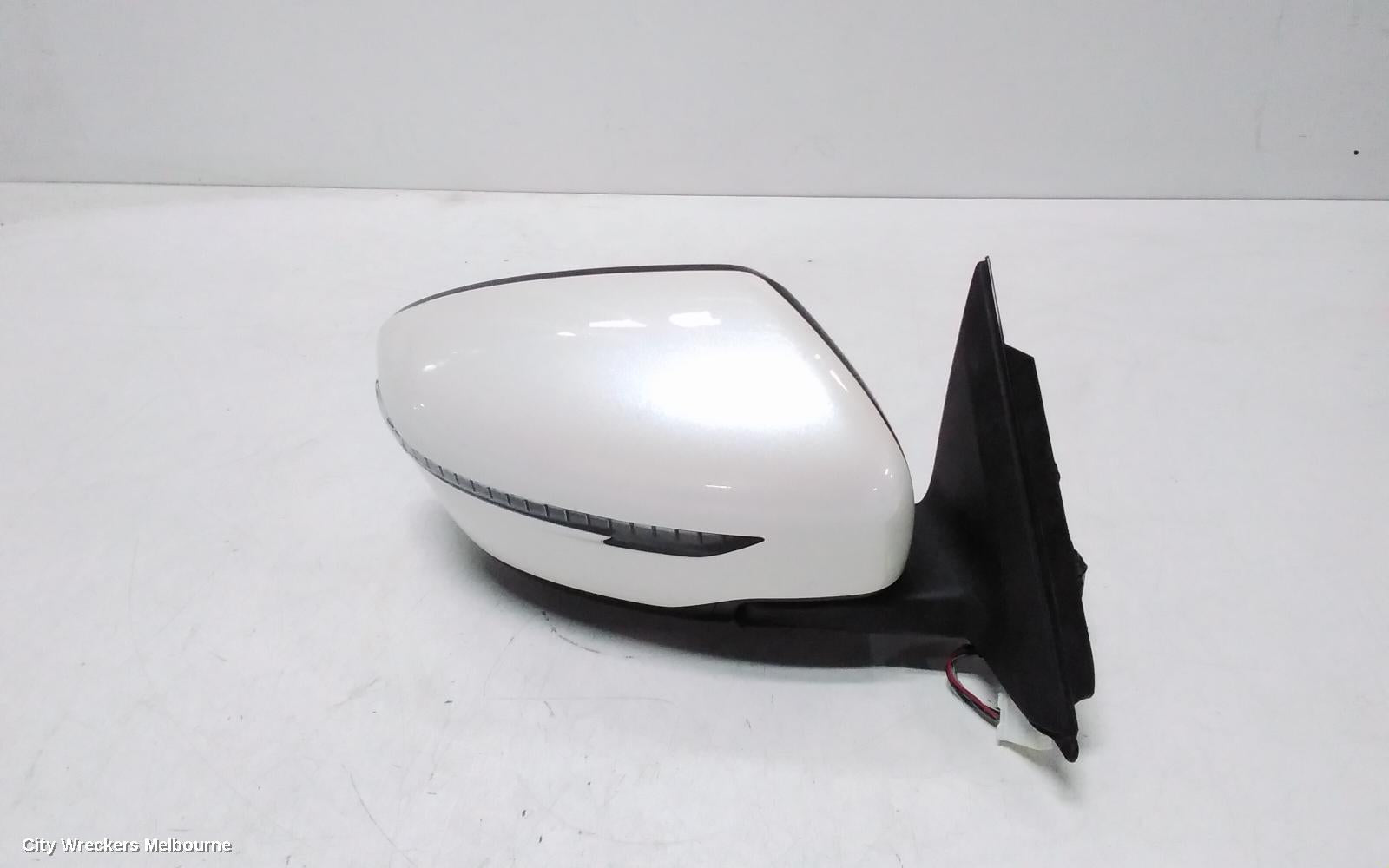 NISSAN XTRAIL RIGHT DOOR MIRROR, T32, TS/ST, NON CAMERA TYPE, 02/2014 - 07/2022 - Image 1