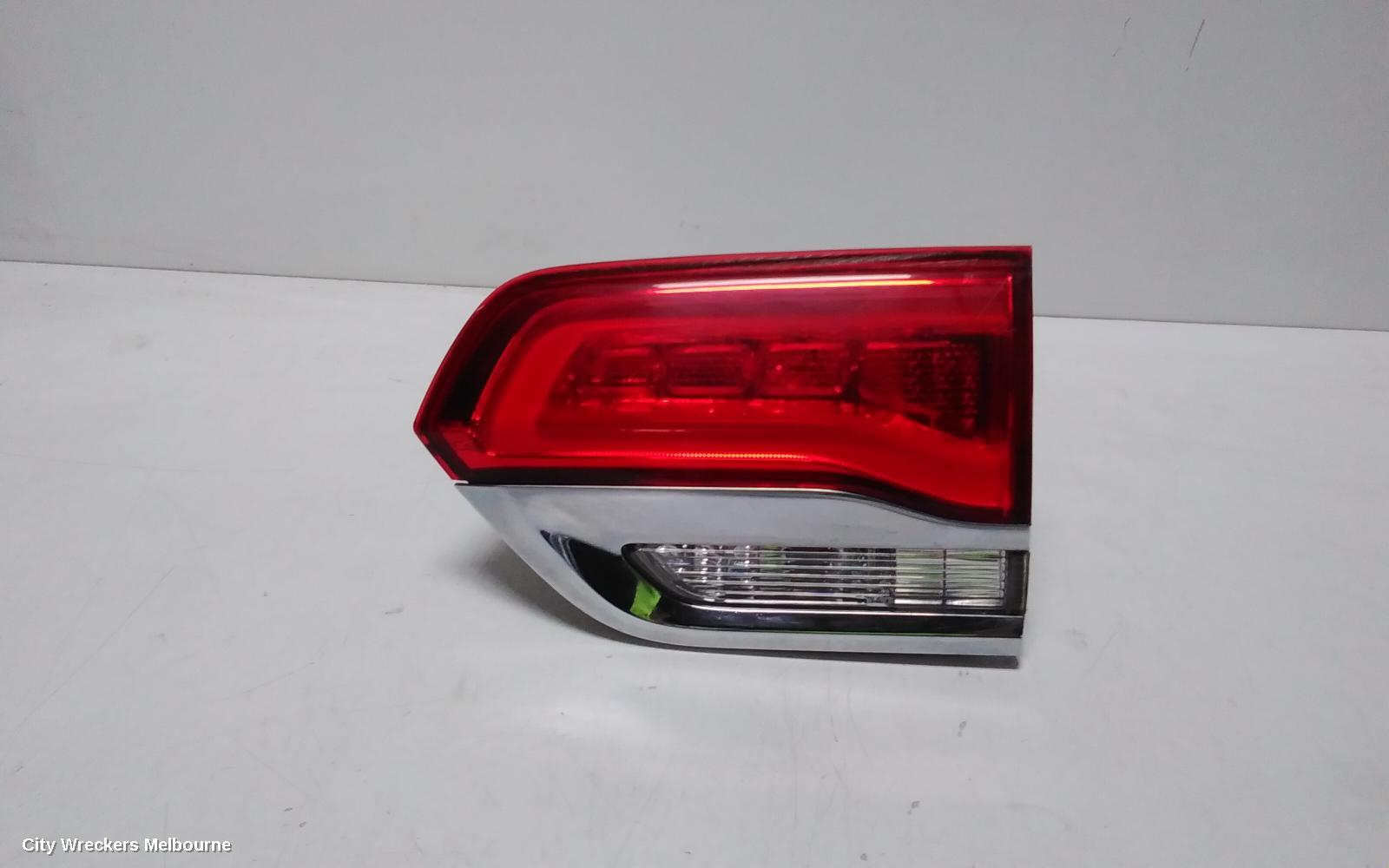 JEEP GRANDCHEROKEE REAR GARNISH, TAILGATE LAMP (RH SIDE), WK, LAREDO/OVERLAND/SUMMIT/LIMITED, CHROME BEZEL, 04/2013 - 02/2022 - Image 1