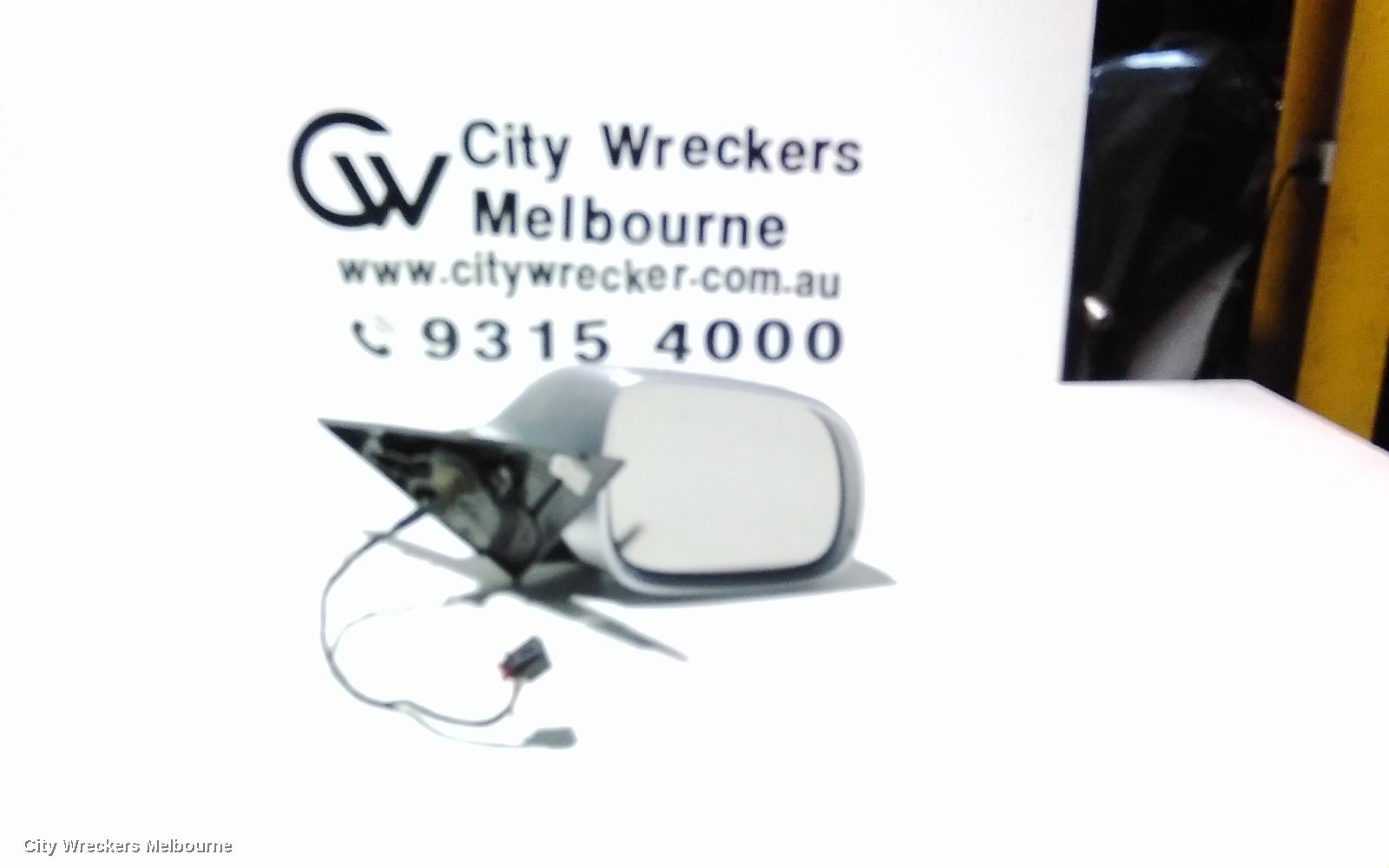 AUDI Q5 RIGHT DOOR MIRROR, 8R, MANUAL FOLD, NON LANE CHANGE ASSIST TYPE (6XC/7Y0 1PLUG, 7 WIRE), 03/2009 - 11/2014 - Image 1