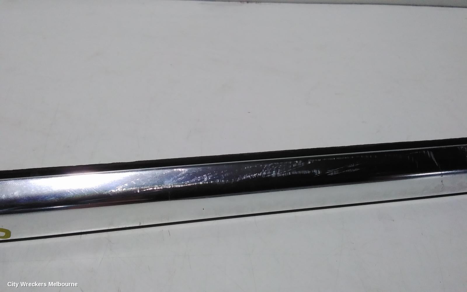 AUDI Q7 DOOR MOULD, RHR DOOR CHROME MOULD: 94010, 4M, 07/2015 ONWARDS - Image 2