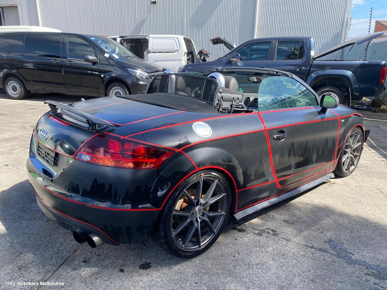AUDI TT ENGINE COVER - Image 3