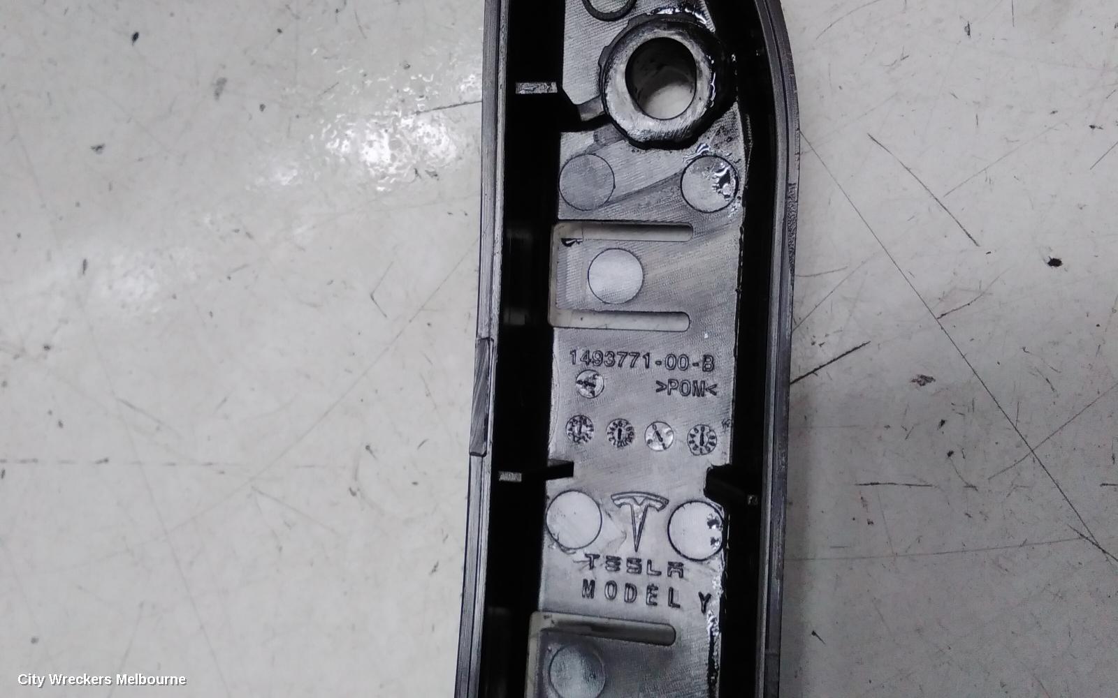 TESLA MODEL Y, 1ST GEN, 03/2022 ONWARDS, RHF BAR BRAKET: 138700 - Image 3