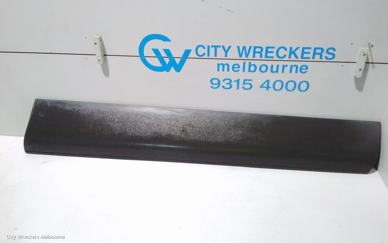 AUDI Q7 DOOR MOULD, RHF DOOR LOWER MOULD: 79712, 4L, 09/2006 - 08/2015 - Image 2