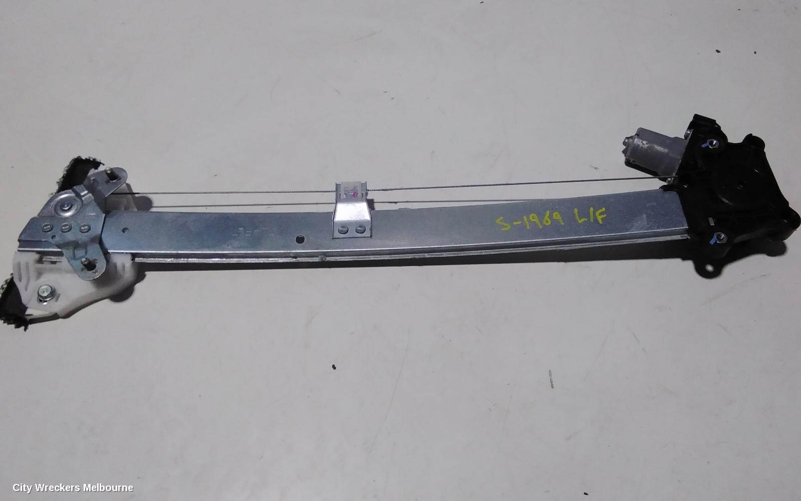 HONDA CRV LEFT FRONT WINDOW REG/MOTOR, RW, DOOR REG ASSY (REG AND MOTOR), 05/2017 - 08/2023 - Image 1