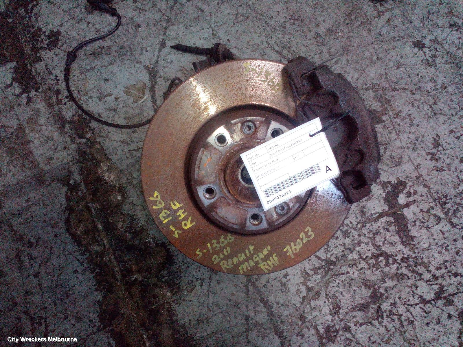 RENAULT MEGANE RIGHT FRONT HUB ASSEMBLY, X32/X95, 09/2010 - 05/2016 - Image 1