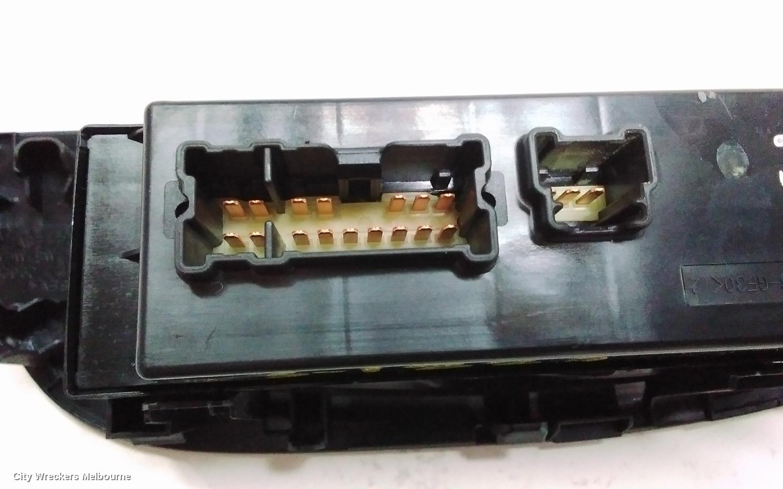 NISSAN QASHQAI PWR DR WIND SWITCH, RH FRONT (MASTER SWITCH), J11, 06/2014 ONWARDS - Image 2