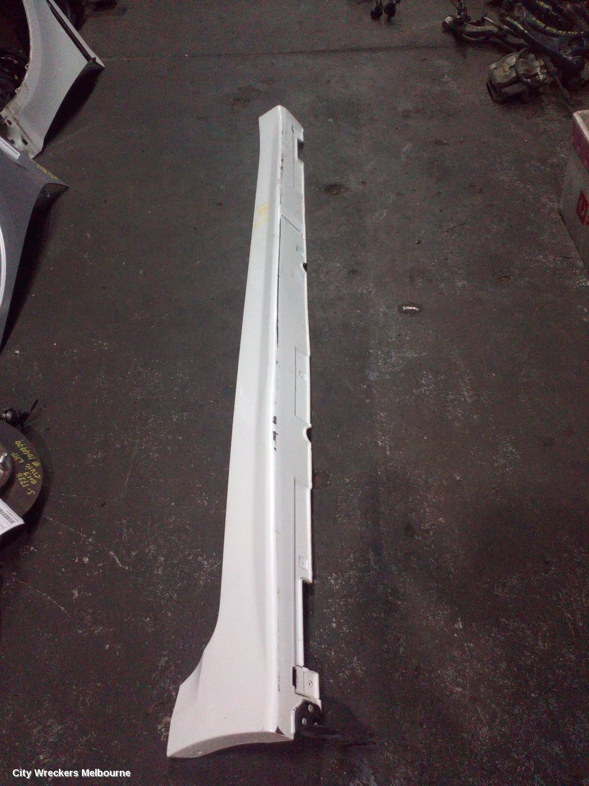 KIA OPTIMA SIDE STEP/SKIRT, TF 11/2010 - 10/2015 - Image 1