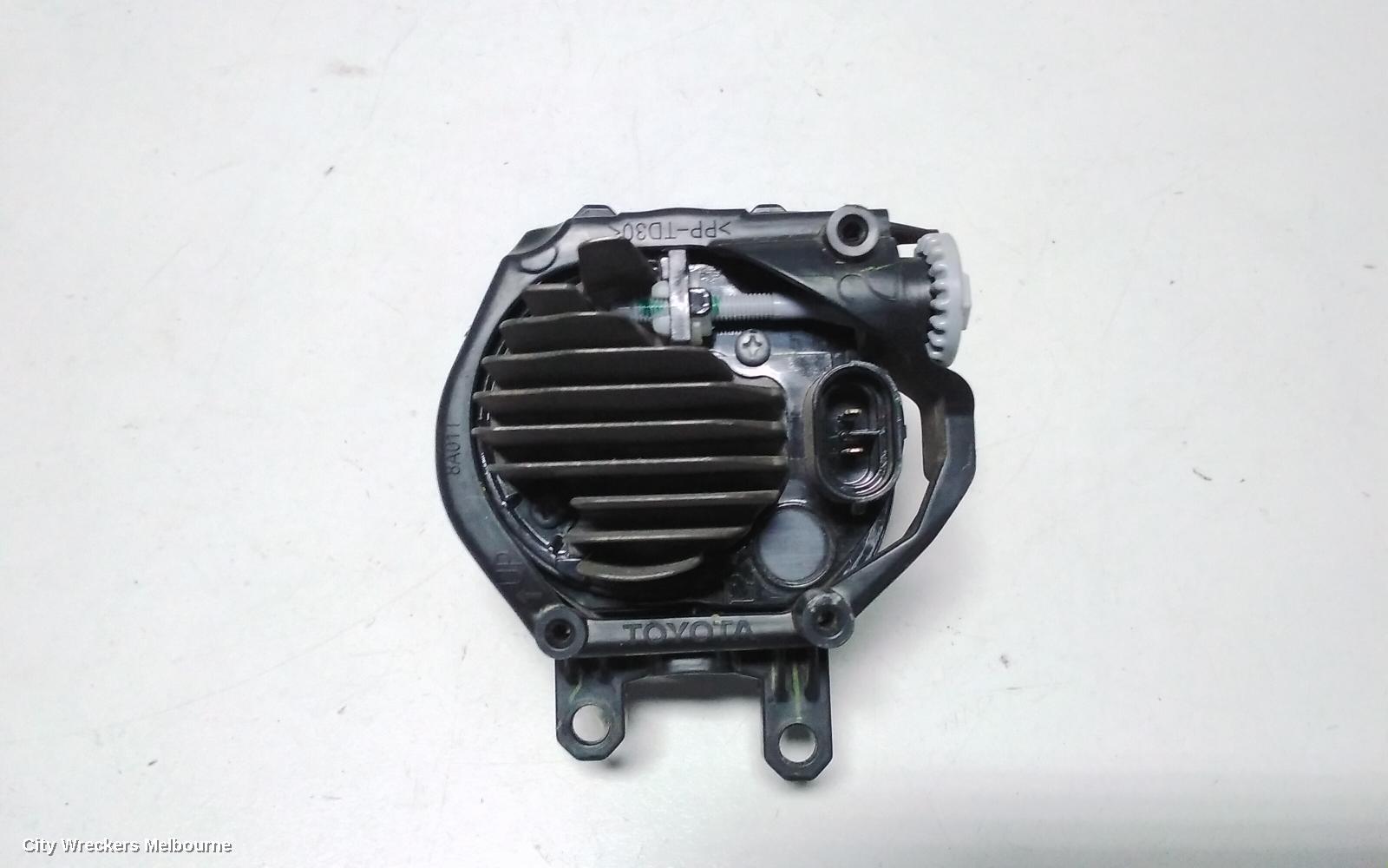 TOYOTA HILUX LEFT INDICATOR/FOG/SIDE, BUMPER FOGLAMP, LED TYPE, 10/2017 ONWARDS - Image 3
