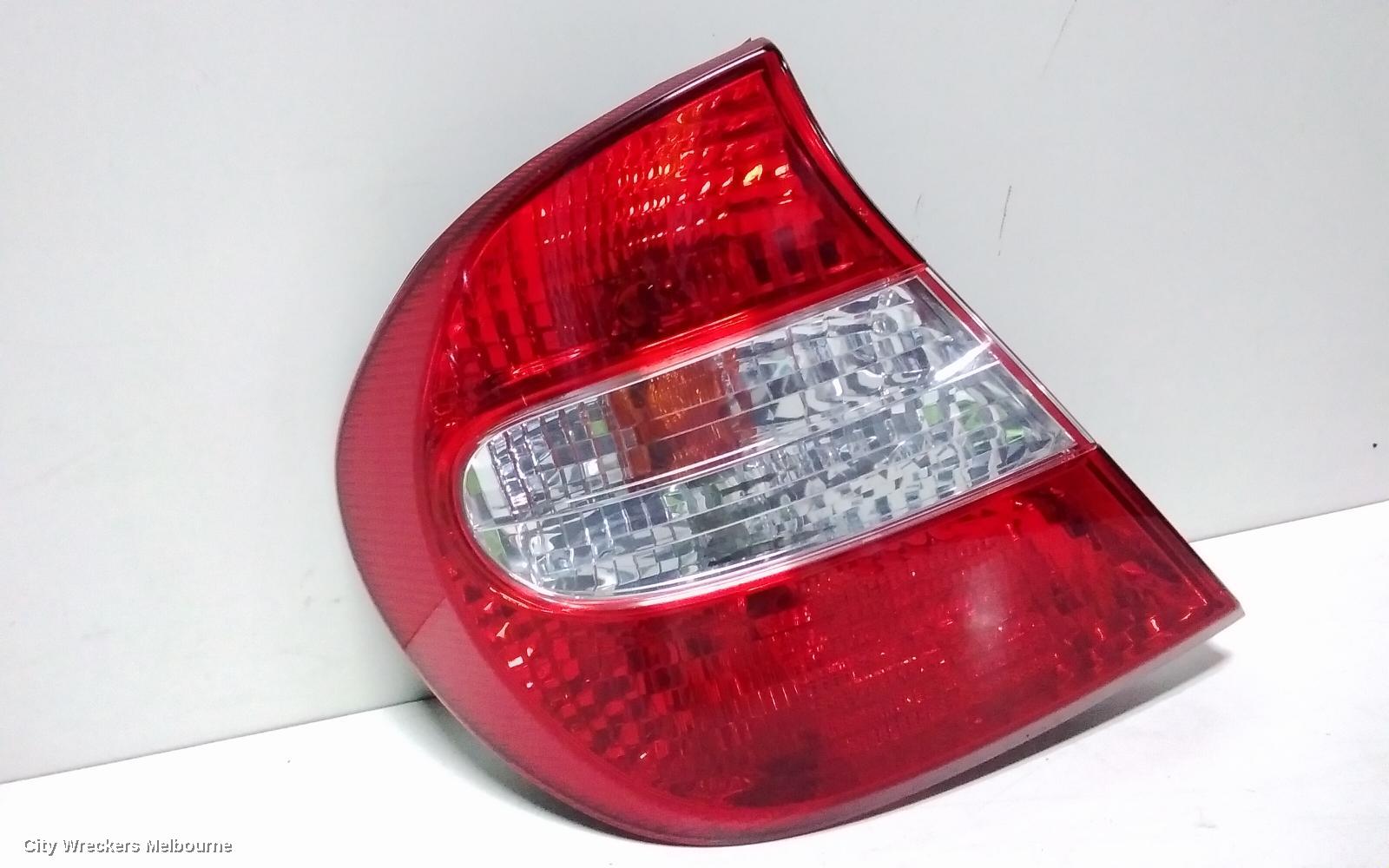 TOYOTA CAMRY LEFT TAILLIGHT, SK36, REVERSE LAMP IN CENTRE, 08/2002 - 09/2004 - Image 3