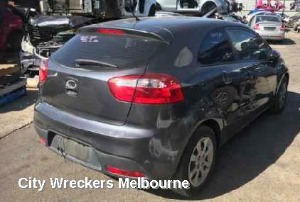 KIA RIO LEFT TAILLIGHT, UB, IN BODY, 3DR/5DR HATCH, STANDARD TYPE, 08/2011 - 11/2016 - Image 3