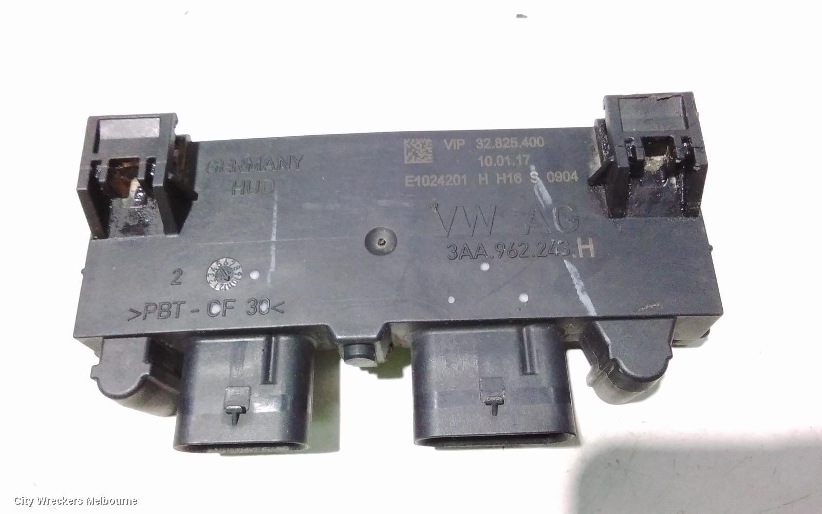 AUDI A4, B9 8W, 10/2015 - 01/2025, 3AA.962.243 TRUNK TAIL LIFT GATE CONTROL MODULE BRAIN: 105023 - Image 2