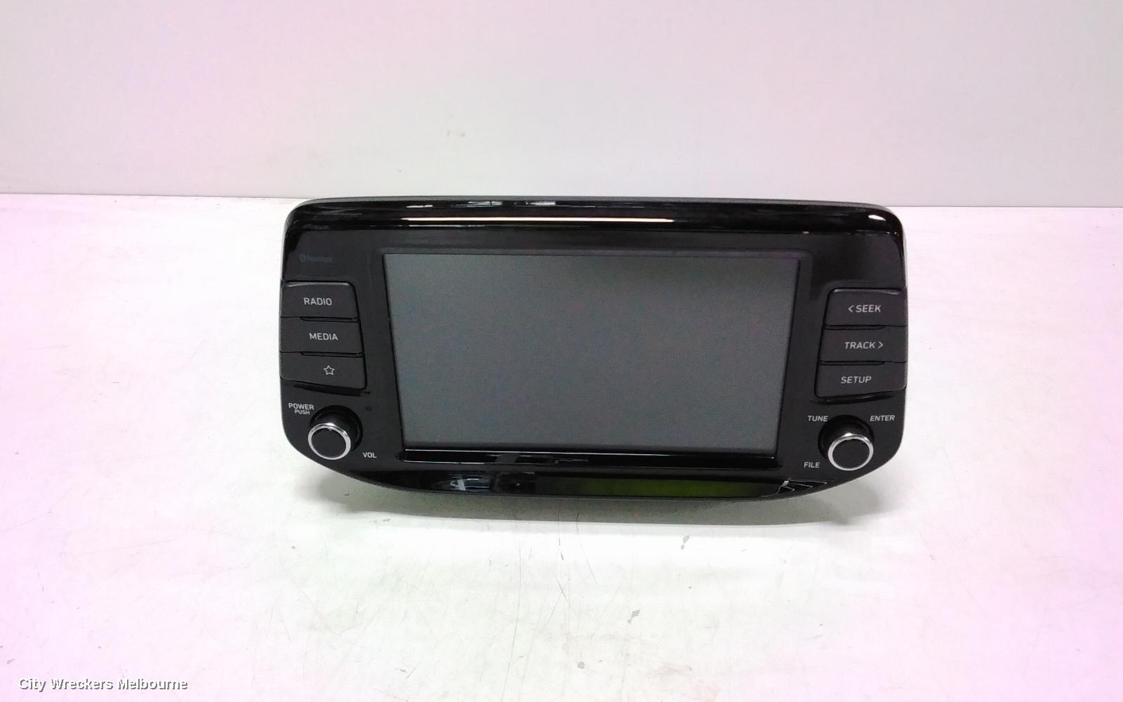 HYUNDAI I30 RADIO/CD/DVD/SAT/TV, HEAD UNIT & DISPLAY, 8 IN, NON SAT NAV/STANDARD AUDIO TYPE, (S. KOREA VIN KMHH), PD, HATCH, 08/2020 ONWARDS - Image 1