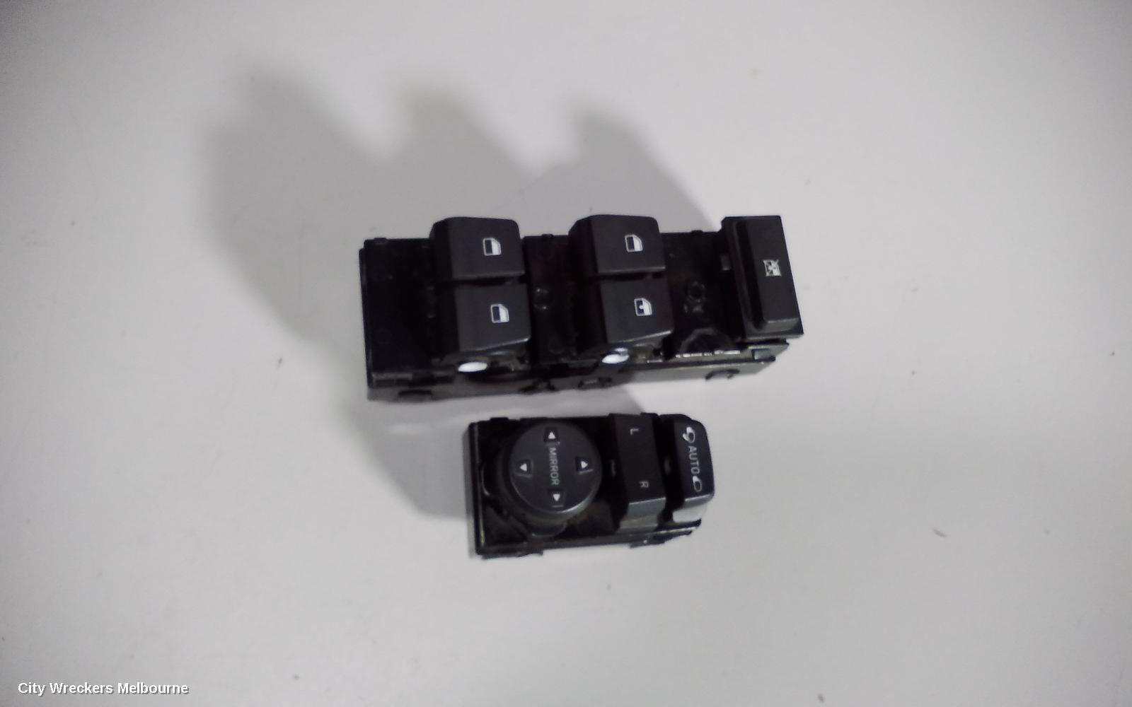 HYUNDAI I30 PWR DR WIND SWITCH, RH FRONT (MASTER SWITCH), PD, W/ AUTO DOWN ON DRIVER SIDE ONLY TYPE, 03/2017 ONWARDS - Image 2