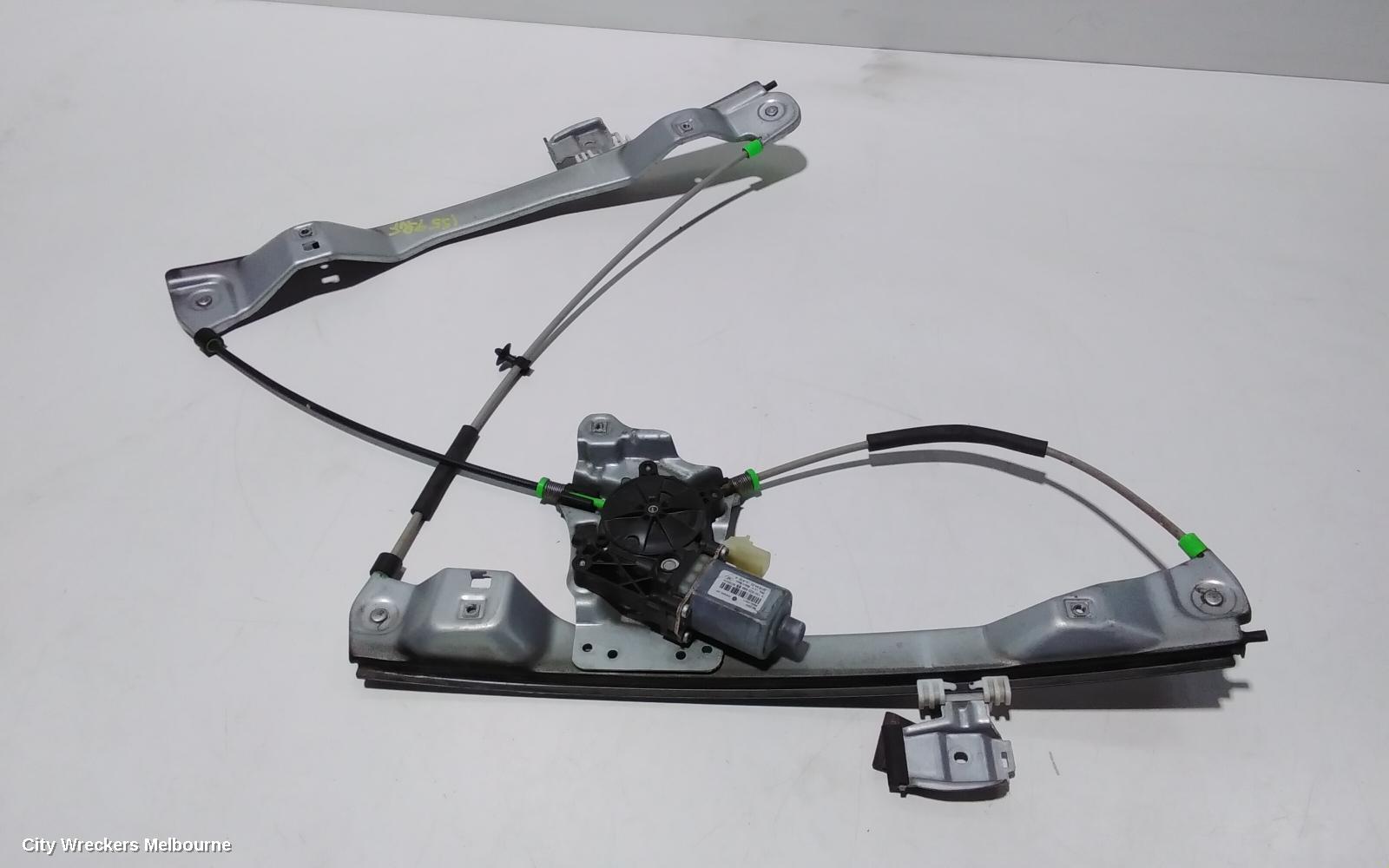 HOLDEN COMMODORE RIGHT FRONT WINDOW REG/MOTOR, VF, EVOKE, 05/2013 - 12/2017 - Image 1