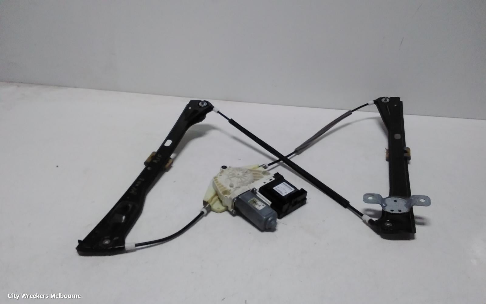 VOLKSWAGEN GOLF RIGHT FRONT WINDOW REG/MOTOR, GEN 5, 5DR HATCH, DOOR REG ASSY (REG AND MOTOR), GTI TYPE, 03/2005 - 02/2009 - Image 2