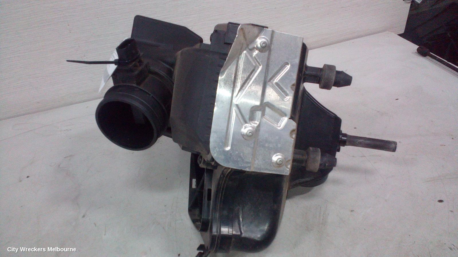 AUDI A4 AIR CLEANER/BOX, AIR CLEANER, B8 8K, 2.0, DIESEL, 02/2008 - 09/2015 - Image 3