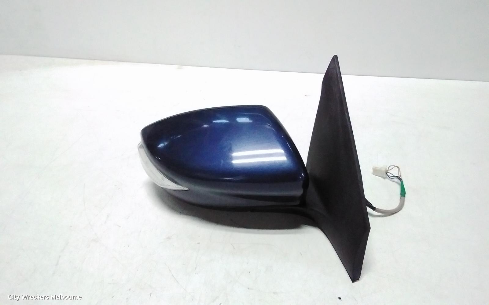 NISSAN PULSAR RIGHT DOOR MIRROR, B17, SEDAN, MANUAL FOLD TYPE, 12/2012 - 12/2017 - Image 1
