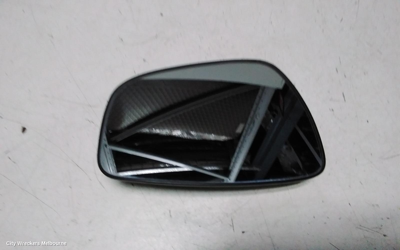 HYUNDAI ACCENT RIGHT DOOR MIRROR, RB, W/ ELECT ADJ, MANUAL FOLD, NON HEATED, INDICATOR TYPE, 05/2011 - 12/2019 - Image 2