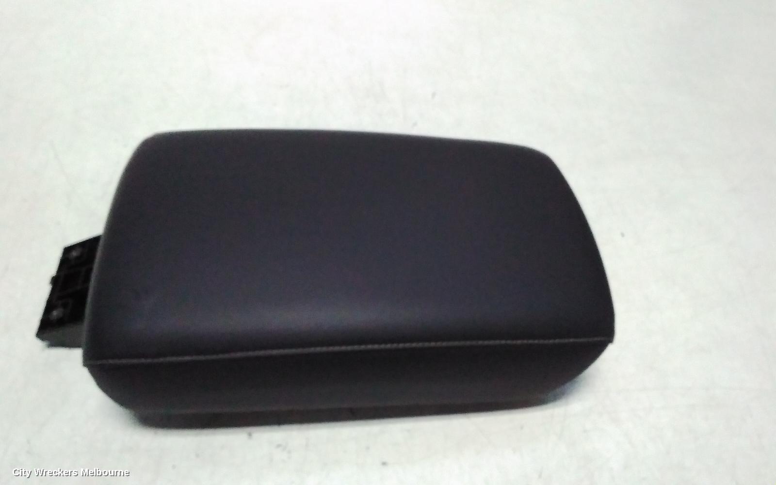 MITSUBISHI OUTLANDER CONSOLE, ZM, CONSOLE LID ONLY, BLACK, 08/2021 ONWARDS - Image 3