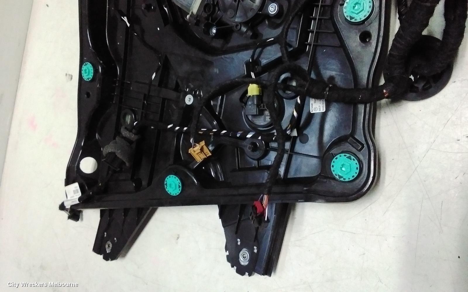 VOLKSWAGEN GOLF RIGHT FRONT WINDOW REG/MOTOR, GEN 8, DOOR REG ASSY (REG AND MOTOR), 09/2020 ONWARDS - Image 3