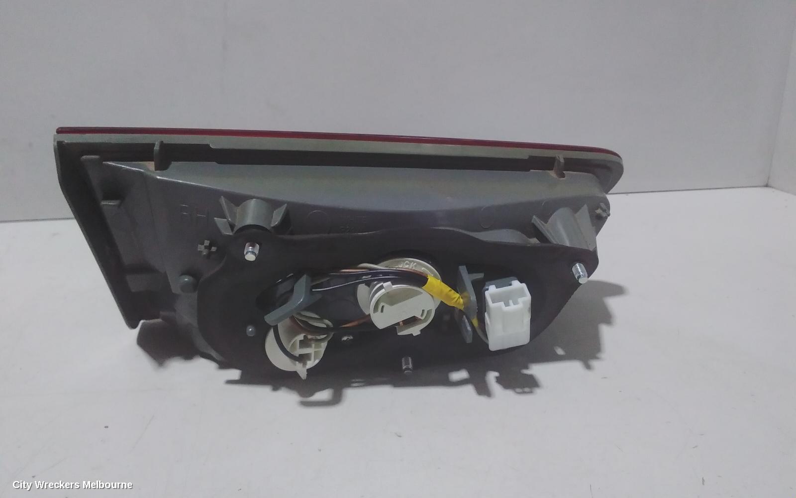 KIA CERATO REAR GARNISH, BOOTLID LAMP (RH SIDE), TD, COUPE/KOUP, NON LED TYPE, 07/2009 - 03/2013 - Image 2