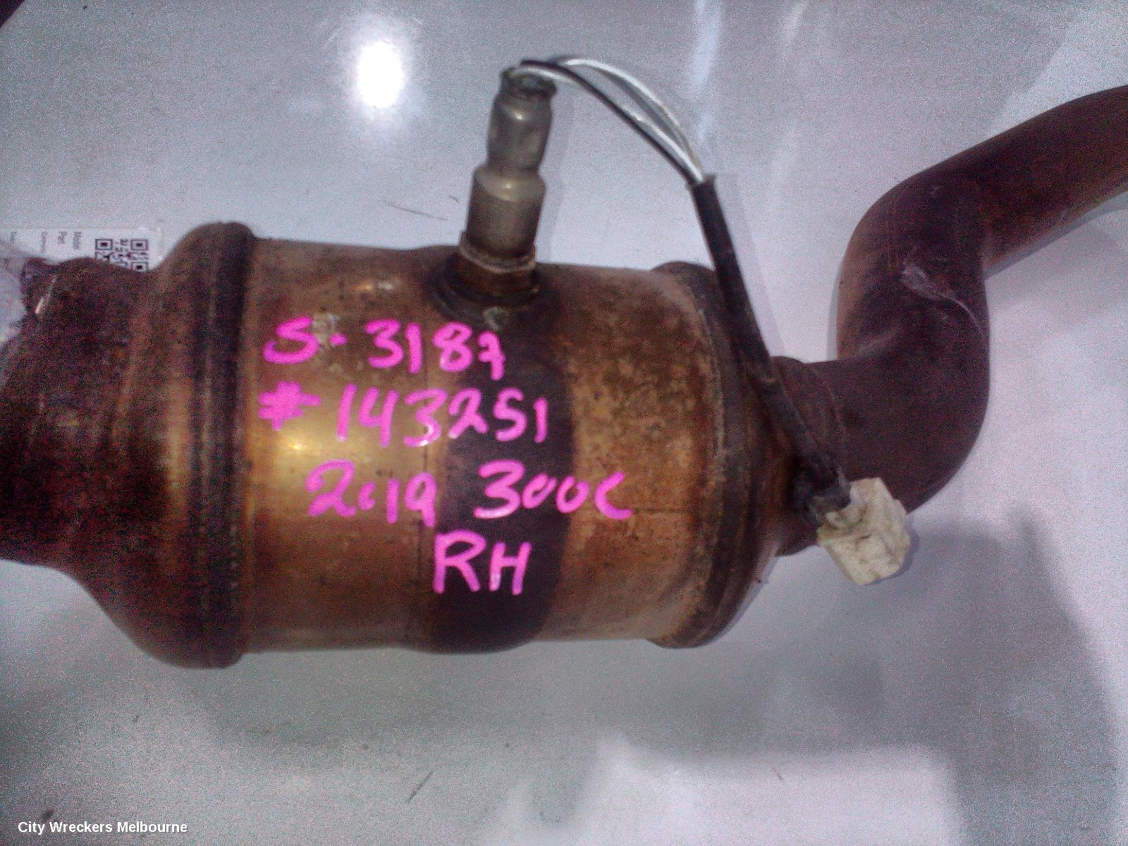 CHRYSLER 300C CATALYTIC CONVERTER, UNDERCAR CAT-TYPE, 6.4, PETROL, RH SIDE, LX, 01/2015 - 12/2021 - Image 3