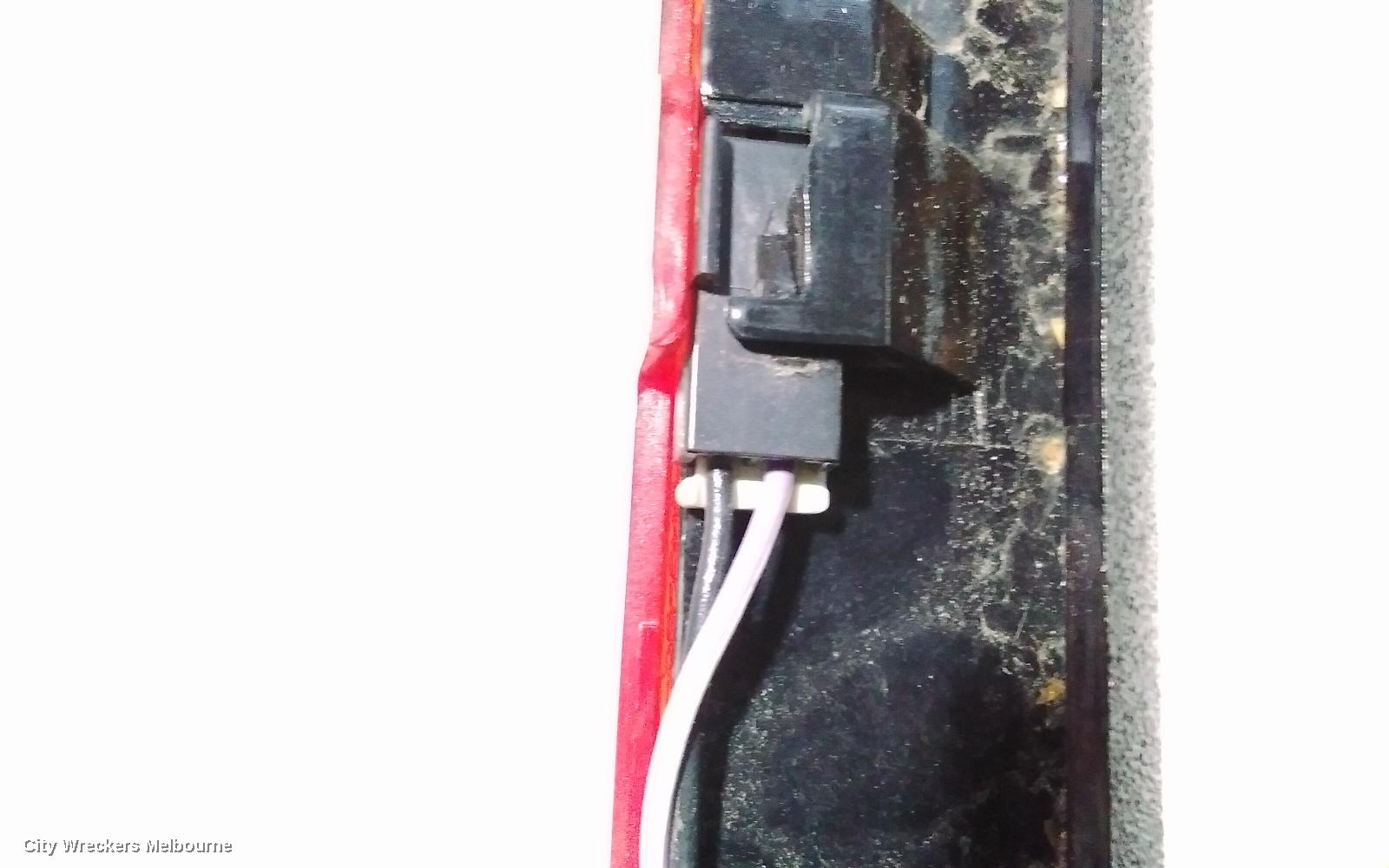 HOLDEN COMMODORE HIGH LEVEL STOPLIGHT, VF, 05/2013 - 12/2017 - Image 3