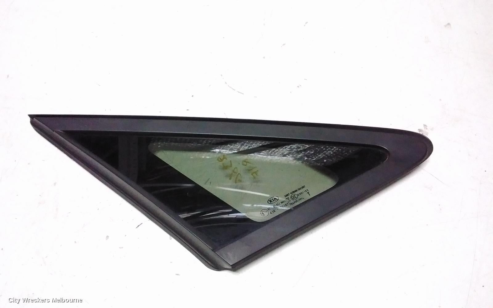 KIA CARNIVAL/GRAND CARNIVAL RIGHT FRONT 1/4 DOOR GLASS, IN BODY, YP, 02/2015 - 10/2020 - Image 2