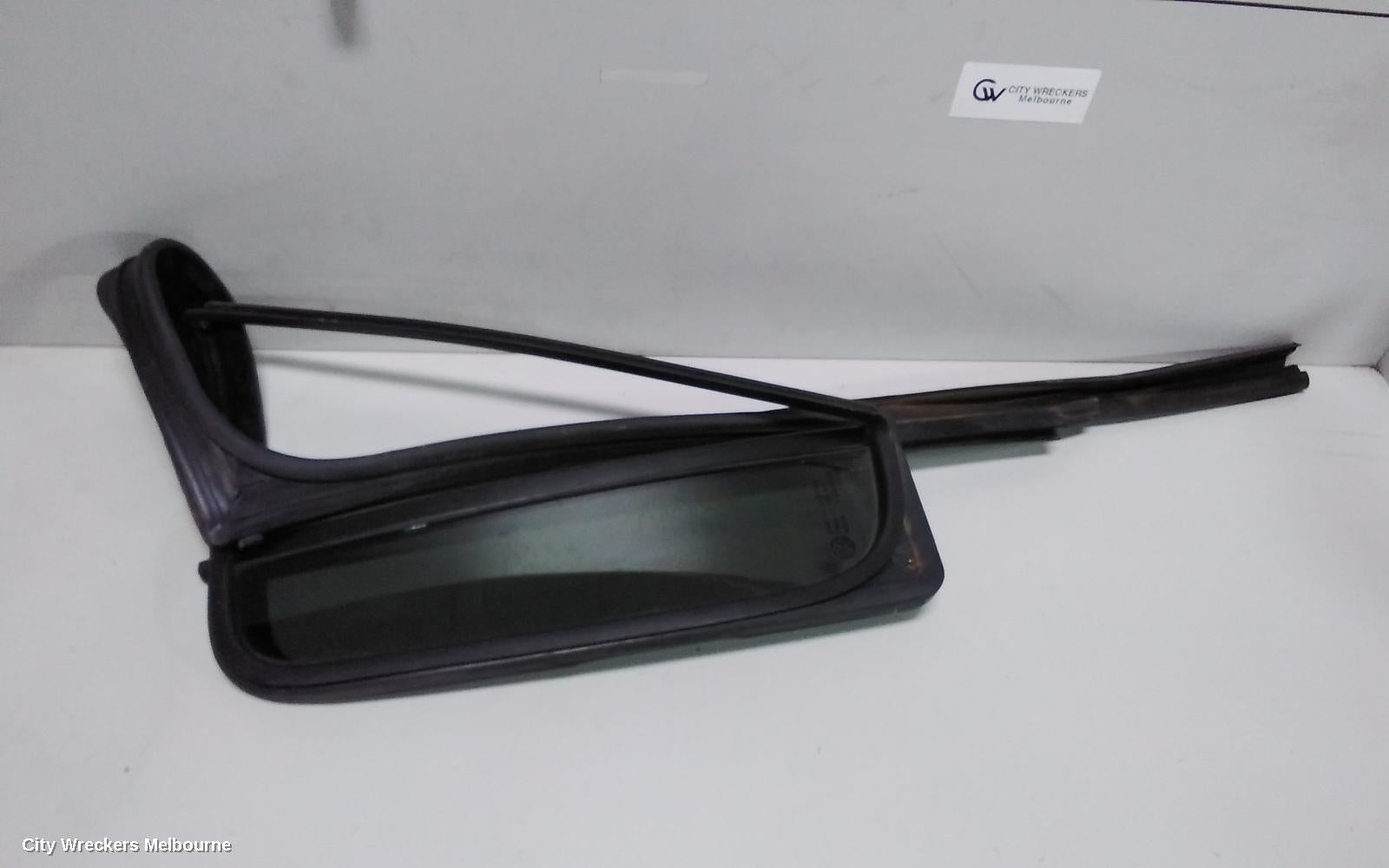 VOLKSWAGEN AMAROK RIGHT REAR 1/4 DOOR GLASS, 2H, 12/2010 ONWARDS - Image 2