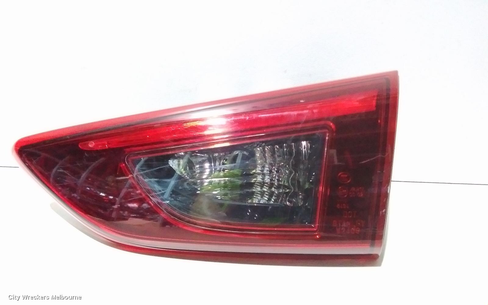 MAZDA CX3 REAR GARNISH, TAILGATE LAMP (RH SIDE), NON LED TYPE, DK, 03/2015 ONWARDS - Image 2