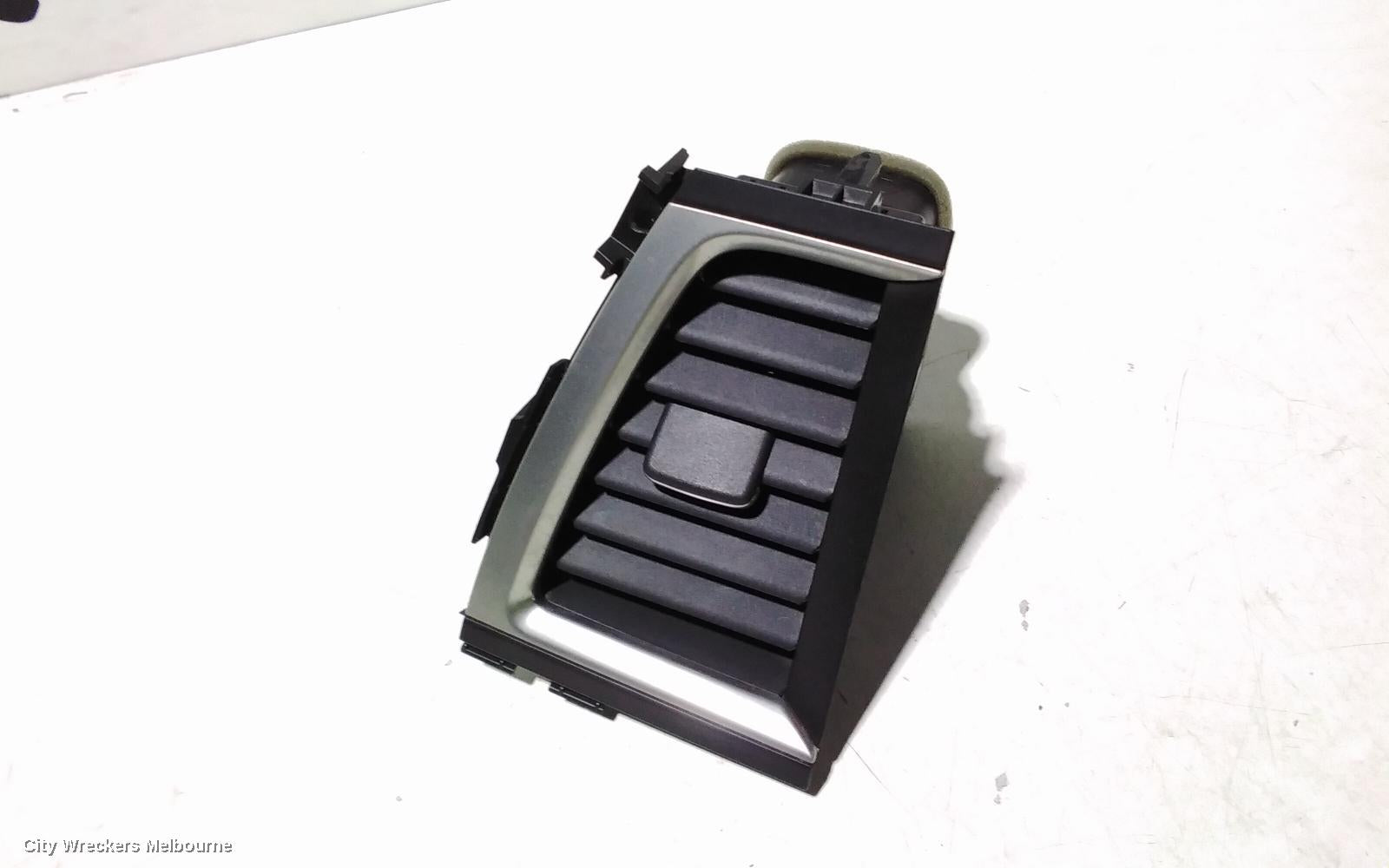 TOYOTA KLUGER, XU50 SERIES, 03/2014 - 02/2021, LEFT CENTER AIRVENT : 107330 - Image 2