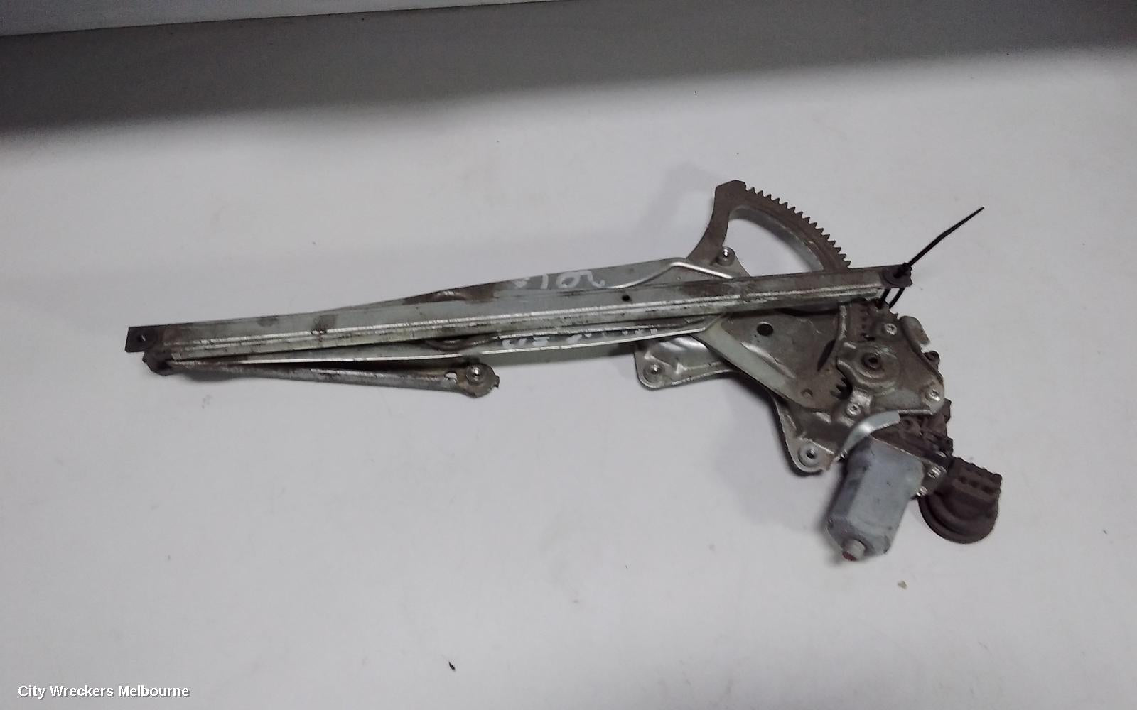 TOYOTA KLUGER LEFT FRONT WINDOW REG/MOTOR, GSU40-GSU45, 08/2007 - 02/2014 - Image 1