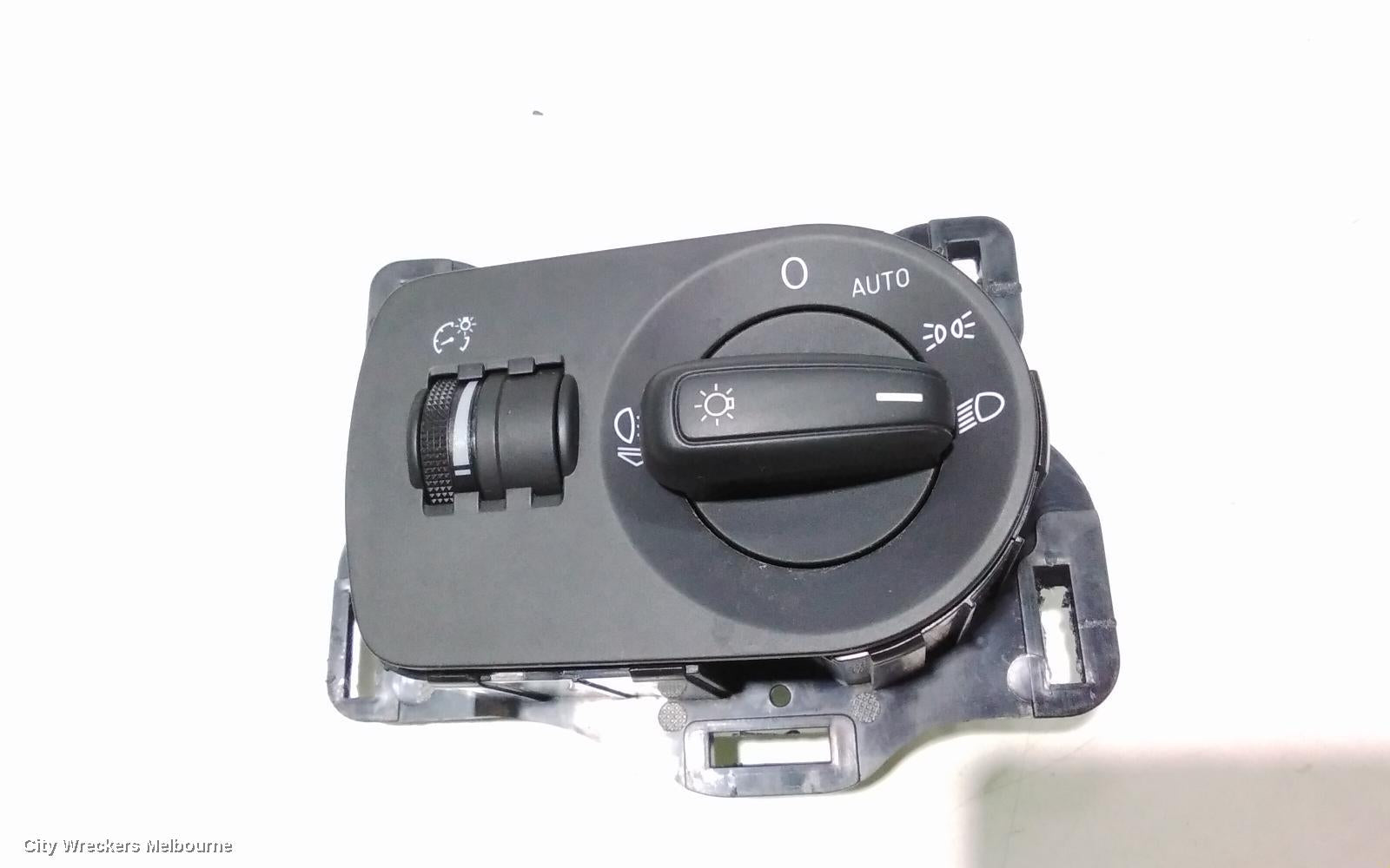 AUDI A3 COMBINATION SWITCH, HEADLAMP SWITCH, 8P, W/ DYNAMIC RANGE CONTROL & FRONT FOGLAMP TYPE, 06/2009 - 04/2013 - Image 2