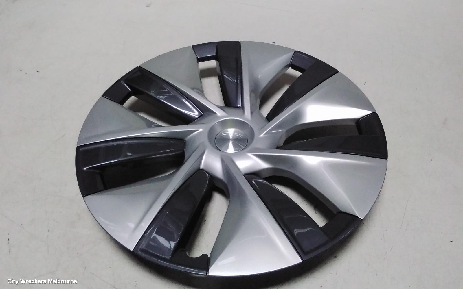 TESLA MODEL Y WHEEL COVER/HUB CAP, 1ST GEN, FACTORY, 19IN, GEMINI, 7 SPOKE, 03/2022 ONWARDS - Image 2