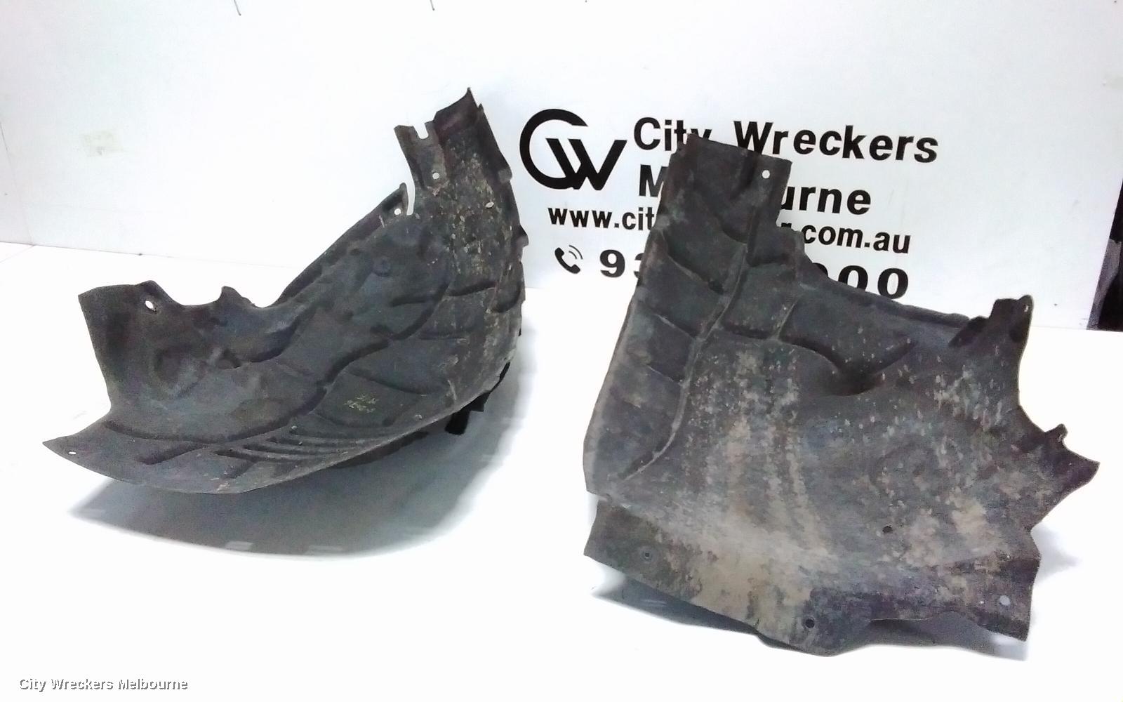 AUDI Q7 RIGHT GUARD LINER, 4M, FRONT, FRONT SECTION, 09/2015 ONWARDS - Image 1