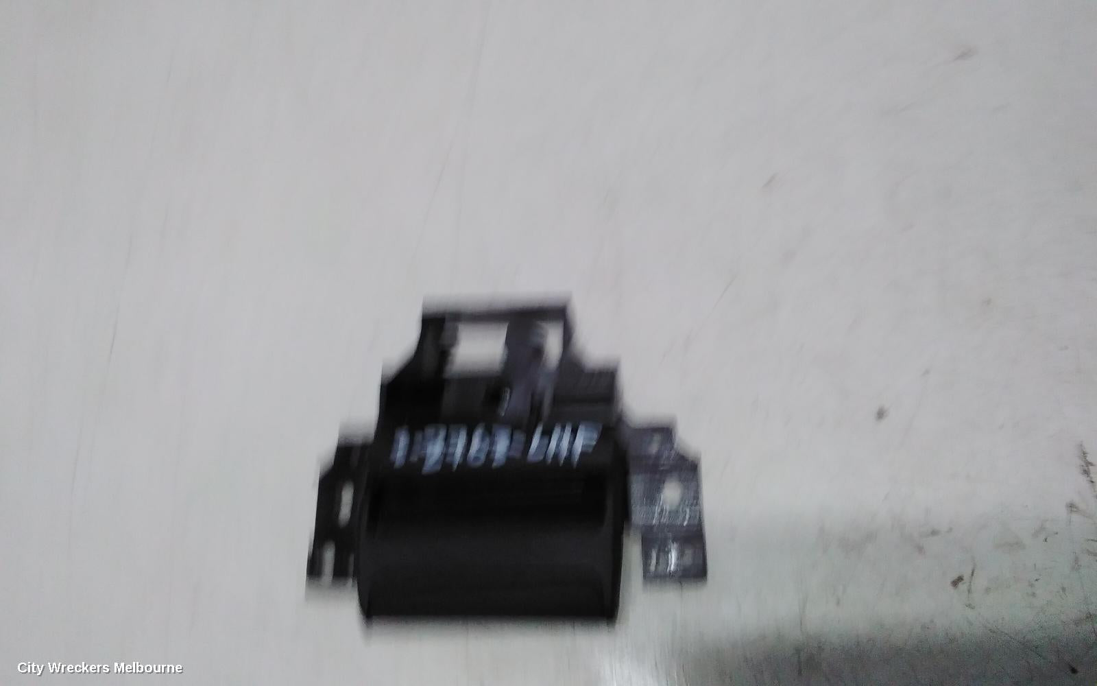 FORD RANGER DOOR HANDLE, RA, LH FRONT, INNER, 05/2022 ONWARDS - Image 2
