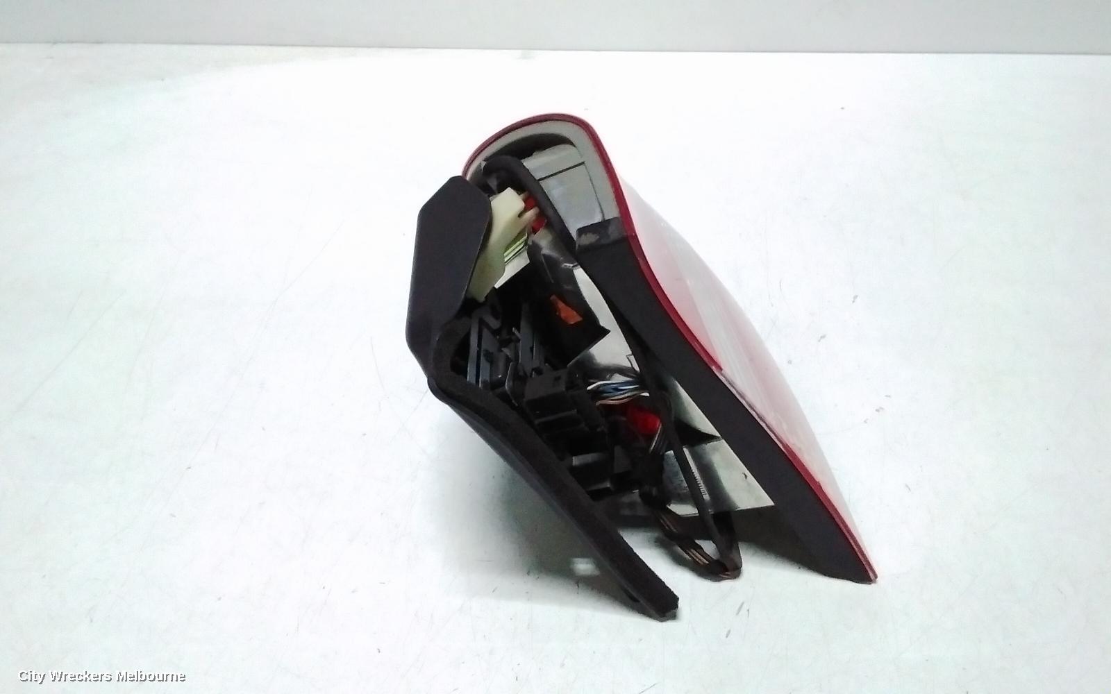 BMW 3 SERIES RIGHT TAILLIGHT, E46, SEDAN, CLEAR FLASHER TYPE, 10/2001 - 01/2005 - Image 3