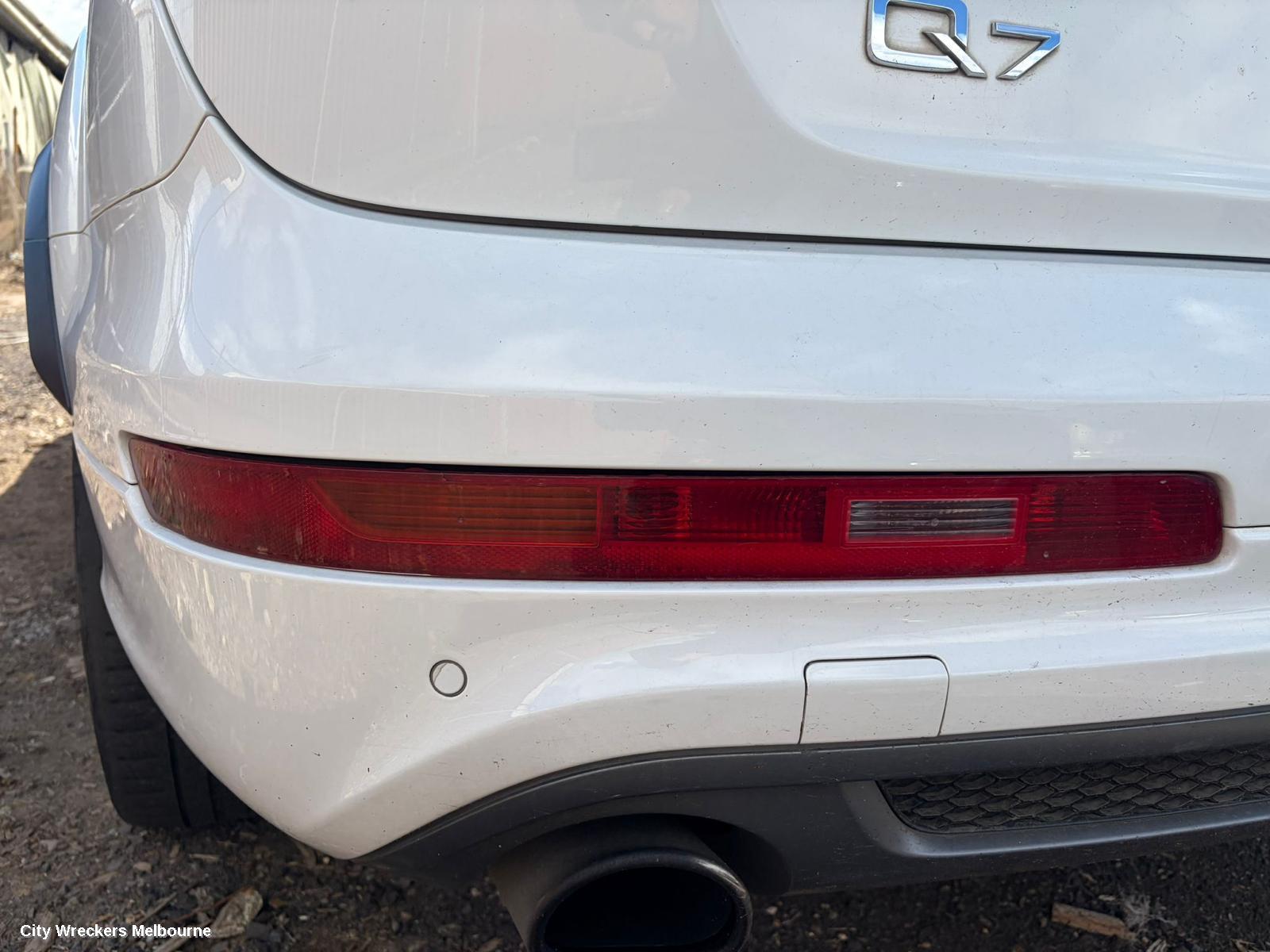 AUDI Q7 LEFT TAILLIGHT, 4L, IN BUMPER, 09/2006 - 08/2015 - Image 1