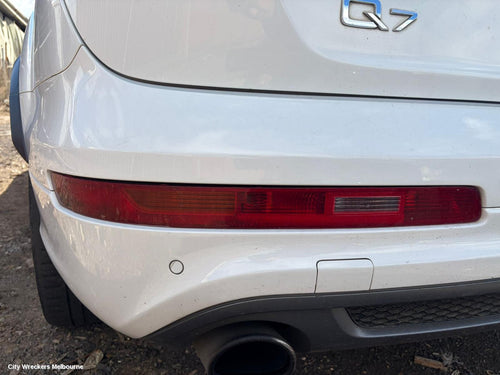 AUDI Q7 LEFT TAILLIGHT, 4L, IN BUMPER, 09/2006 - 08/2015 - Image 1
