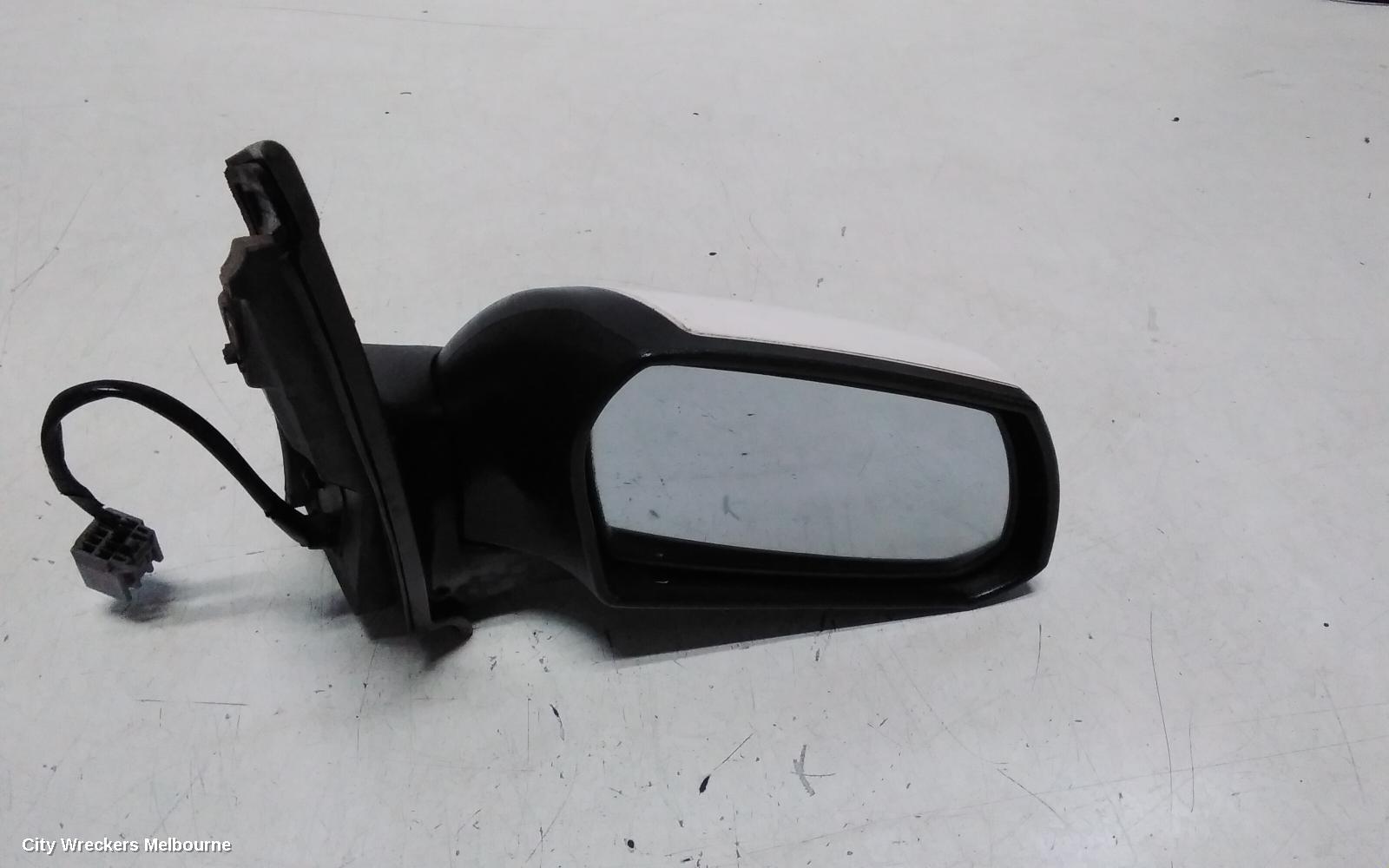 FORD FOCUS RIGHT DOOR MIRROR, LS, MANUAL, 06/2005 - 05/2007 - Image 1