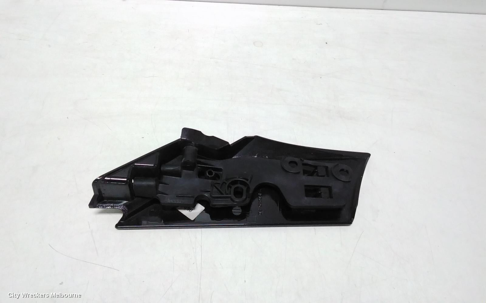 LAND ROVER DISCOVERY SPORT, L550, 01/2015 ONWARDS, RIGHT FRONT BRAKET ON TOP OF THE RIGHT GUARD NEAR THE WINDSCREEN : 110887 - Image 3