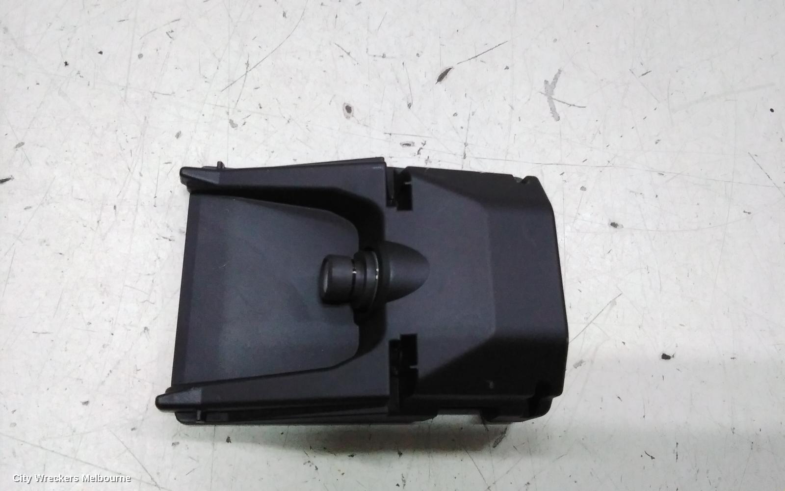 HYUNDAI I30 REVERSE CAMERA, FRONT CAMERA (WINDSCREEN MOUNTED), PD, 03/2017 ONWARDS - Image 1