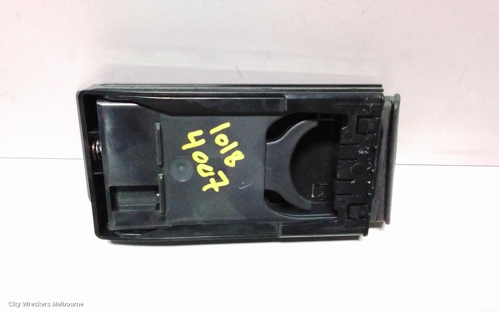 PEUGEOT 4007, GS, 10/2009 - 08/2013, CUP HOLDER: 71471 - Image 2