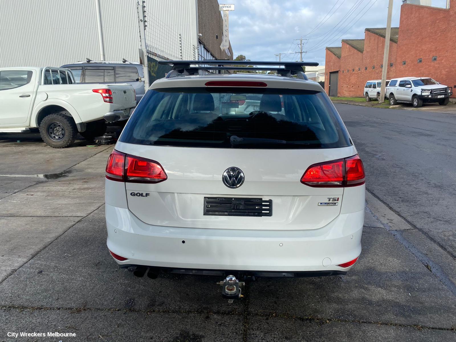 VOLKSWAGEN GOLF COMPLETE VEHICLE, GEN 7, WAGON, 08/2013 - 08/2020 - Image 1