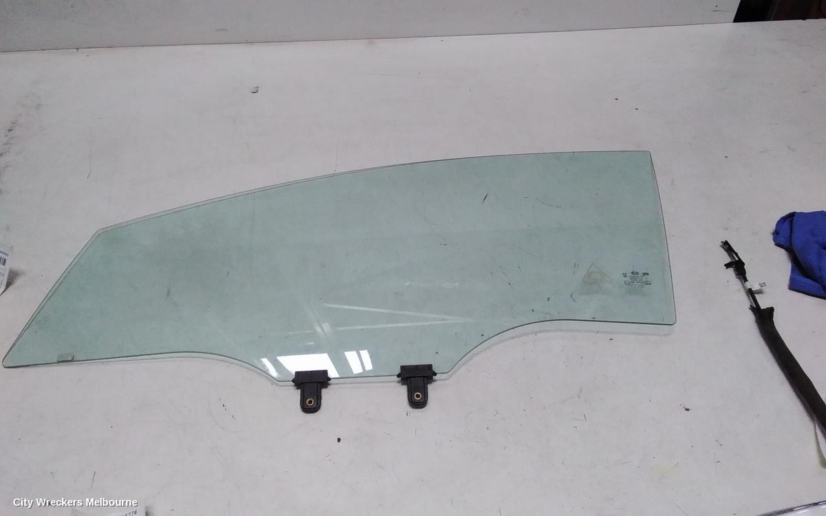 KIA STONIC LEFT FRONT DOOR WINDOW, YB, 08/2020 ONWARDS - Image 1