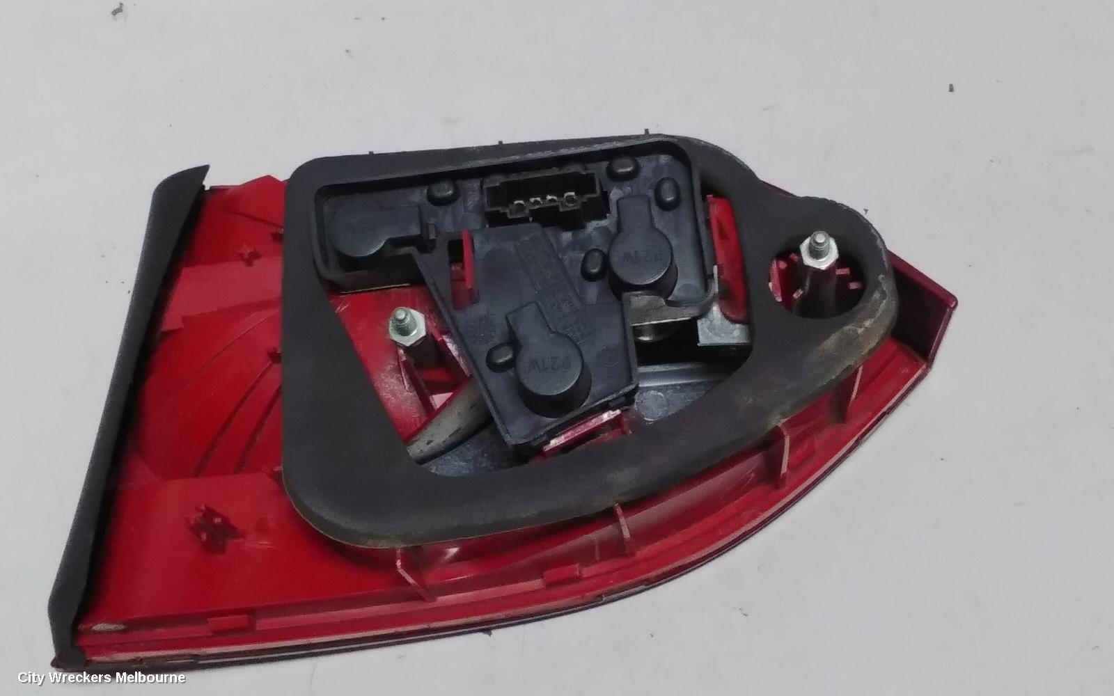 VOLKSWAGEN JETTA REAR GARNISH, BOOTLID LAMP (LH SIDE), 1B, 02/2011 - 10/2014 - Image 3