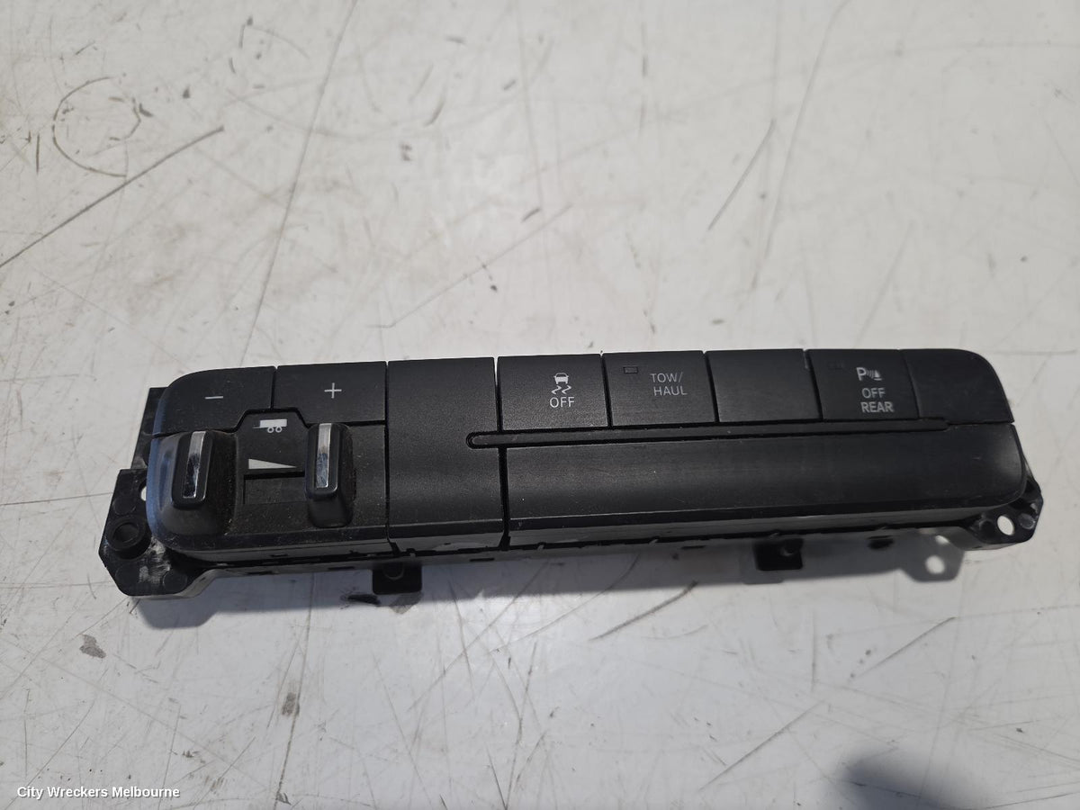 RAM 1500, DS, 01/2016 - 12/2023, DASHBOARD INSTRUMENT PANEL CENTER CONTROL P68247621AA: 149197 - Image 1