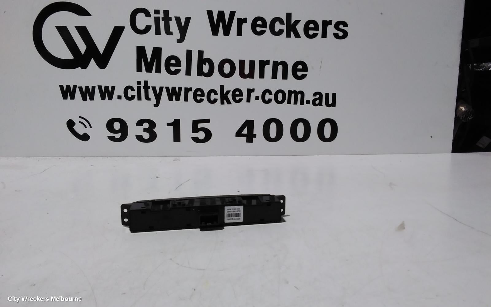 HYUNDAI I30, PD, HATCH, 03/2017 ONWARDS, LOCK SWITCH IN THE CENTER: 100582 - Image 2