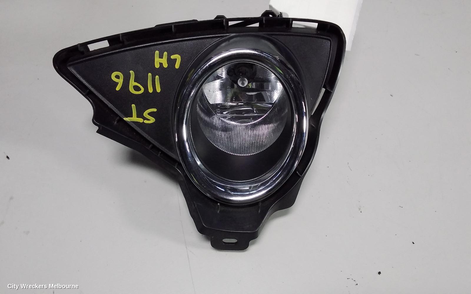 TOYOTA COROLLA LEFT INDICATOR/FOG/SIDE, BUMPER FOGLAMP, ZRE182R, HATCH, 10/2012 - 03/2015 - Image 1